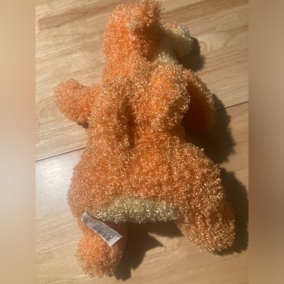 Disney store exclusive Tigger. Excellent condition. Fuzzy & very soft - Picture 4 of 6
